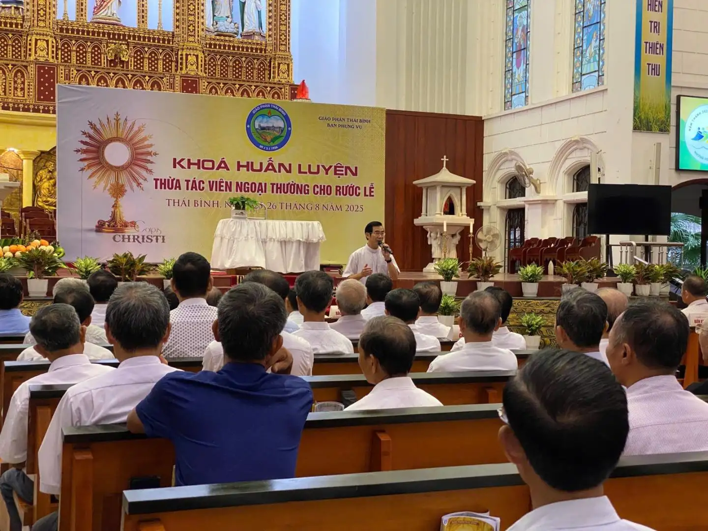giao-xu-cat-noi Thánh lễ tạ ơn - Kết thúc khóa Huấn luyện và trao Văn thư ủy nhiệm cho các Thừa tác viên ngoại thường