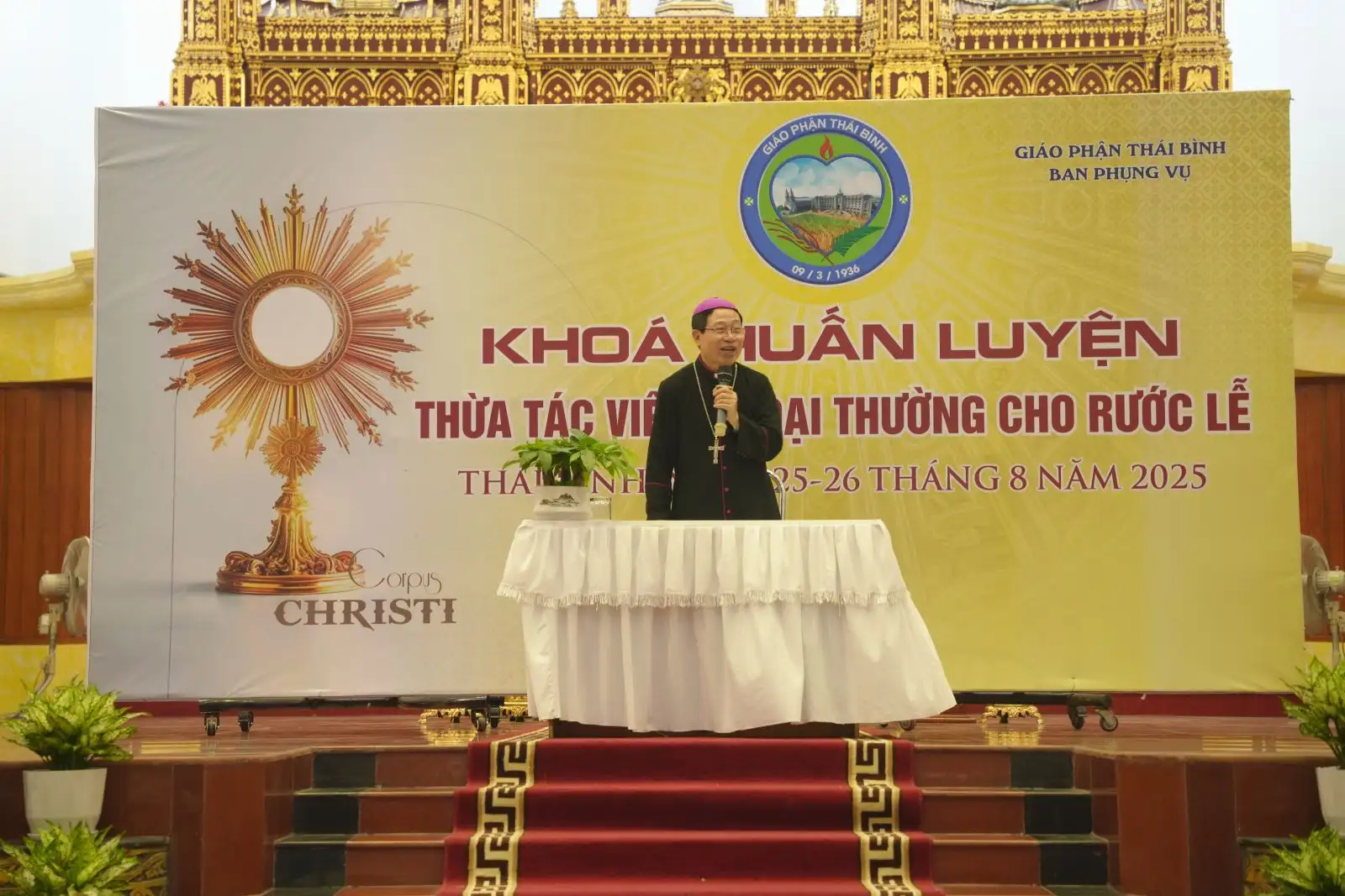 giao-xu-cat-noi Thánh lễ tạ ơn - Kết thúc khóa Huấn luyện và trao Văn thư ủy nhiệm cho các Thừa tác viên ngoại thường