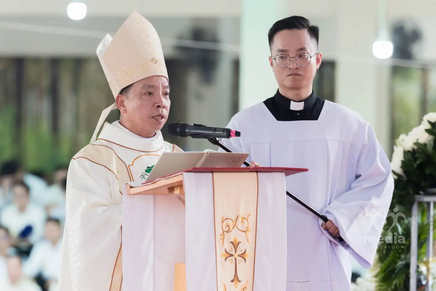 giao-xu-cat-noi Đại lễ truyền chức Giám mục - Đức cha Gioan Baotixita Nguyễn Quang Tuyến
