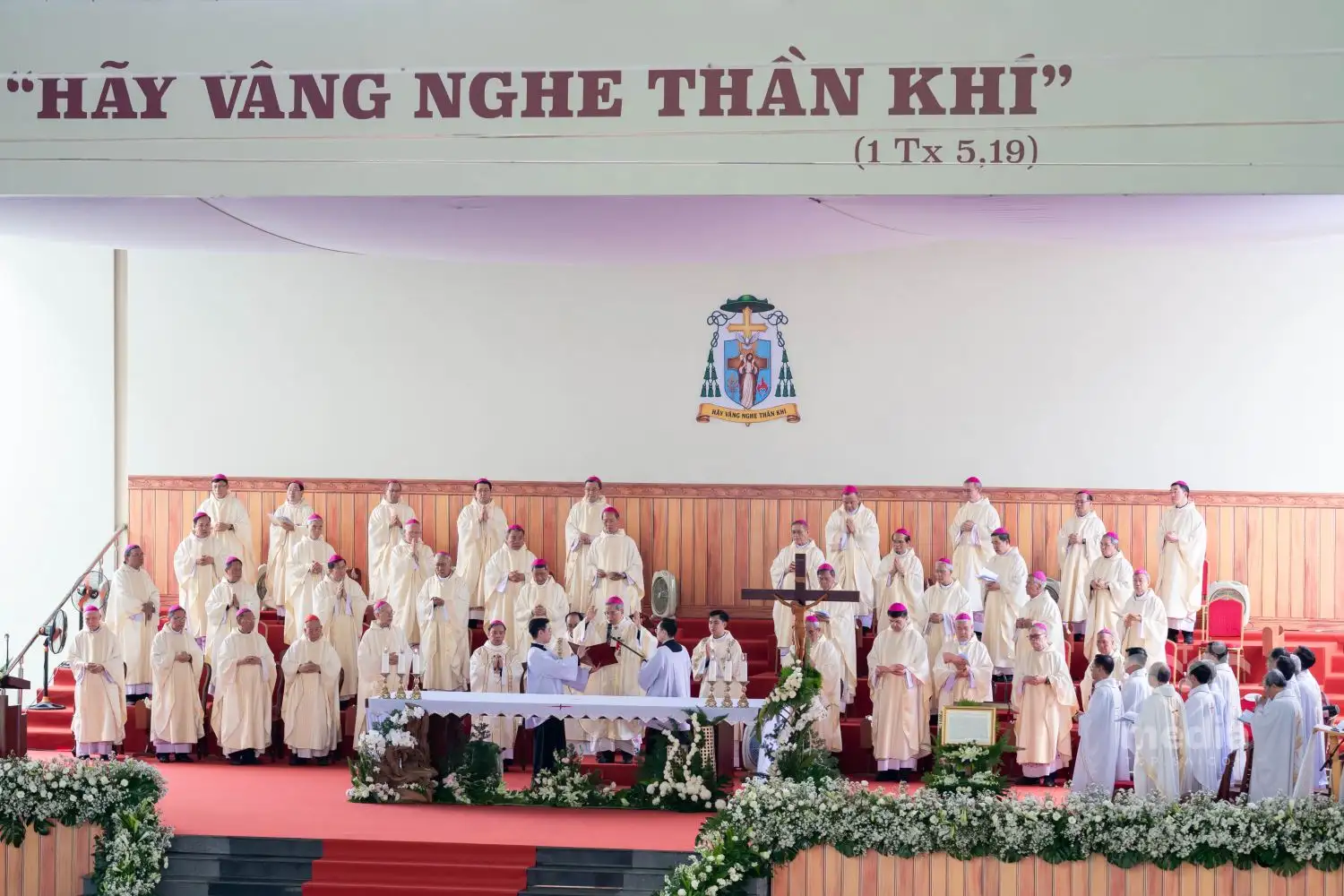 giao-xu-cat-noi Đại lễ truyền chức Giám mục - Đức cha Gioan Baotixita Nguyễn Quang Tuyến