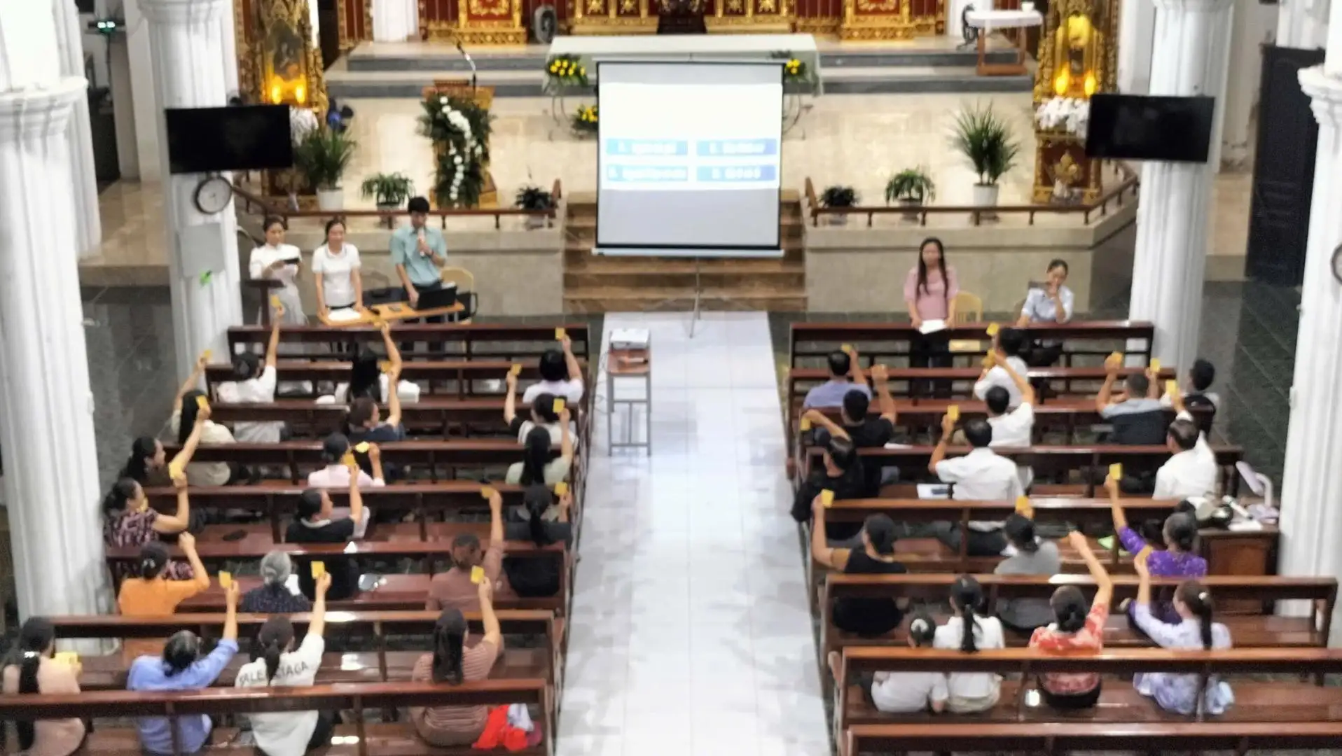 ⁠Quý Cha và Quý Thầy đồng hành cùng cuộc thi