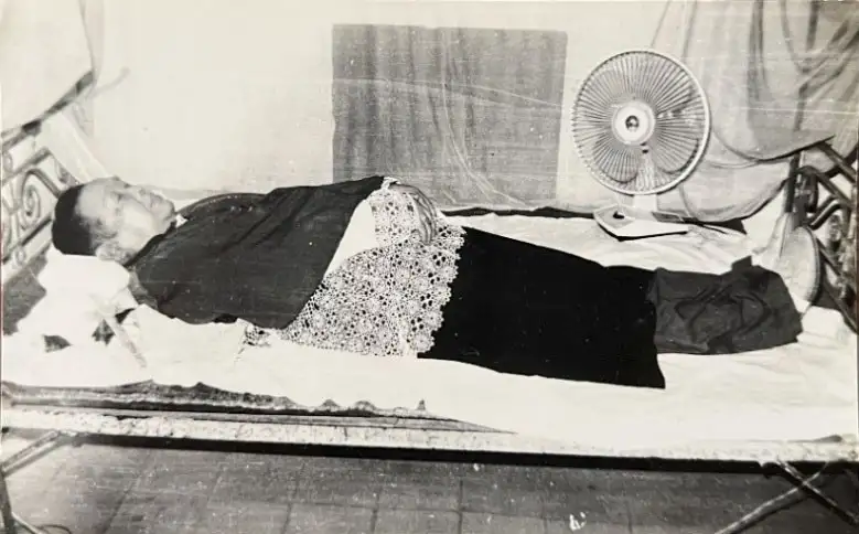 Thi hài Đức Cha Đaminh Maria Đinh Đức Trụ.